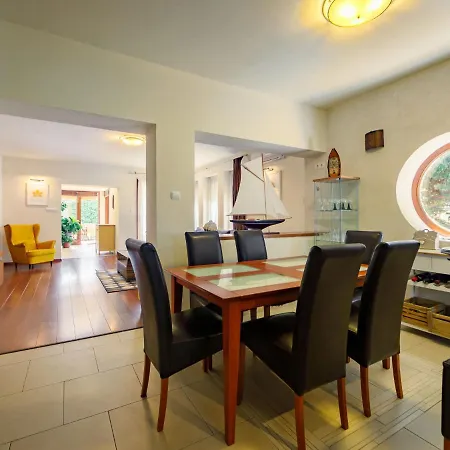 Holiday home Mediterran By Interhome