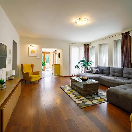בית נופש Mediterran By Interhome *