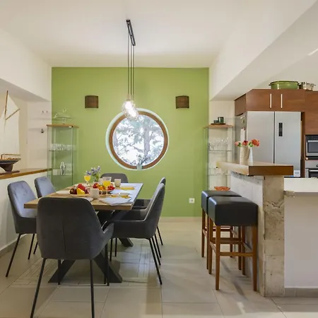בית נופש Mediterran By Interhome *
