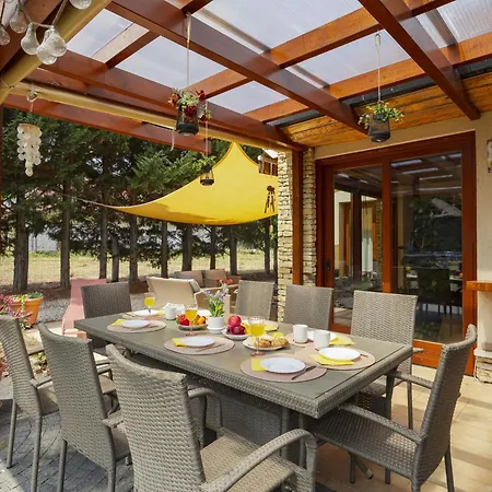 בית נופש Mediterran By Interhome